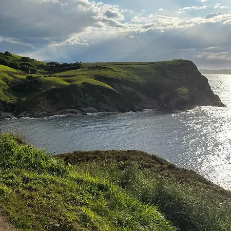 Junto A La Playa De Comillas *